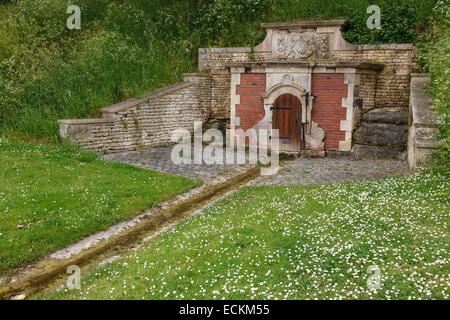 Frankreich, Vendee, Saint Michel de l'Herm, Saint-Martin-Brunnen Stockfoto