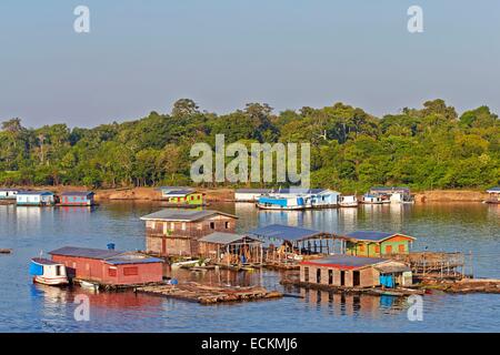 Brasilien, Bundesstaat Amazonas, Amazonas-Becken, Tapaua, schwimmende Häuser, Teil der Stadt an der Kreuzung Pf der Purus River und dem Ipixuna river Stockfoto