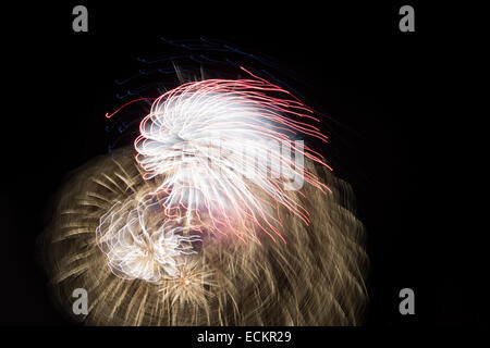 Feuerwerk mit Bewegungsunschärfe Stockfoto