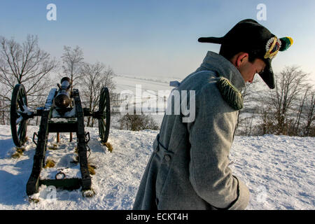 Austerlitz Schlachtfeld französischer Soldat auf dem Santon Hill Napoleonic Nachstellung der Schlacht von Austerlitz 1805 Schneefeld die 200. Jahrestag Stockfoto