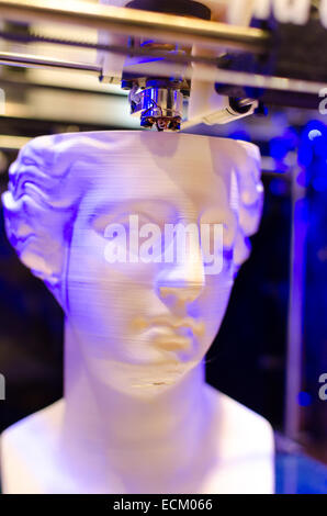 Kunststoffkopf auf 3D Drucker gedruckt. Stockfoto