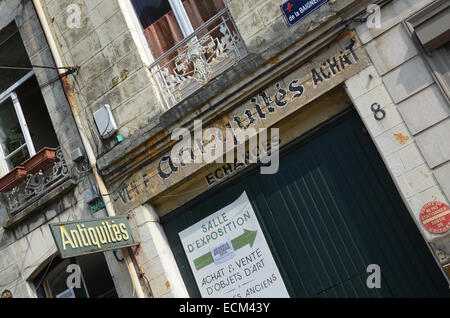 Antiquitätenhändler, Lille Rijssel Frankreich. Stockfoto