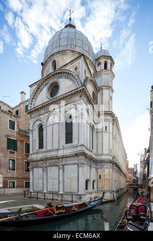 Außenfassade, Kirche Santa Maria dei Miracoli, Venedig, Italien Stockfoto
