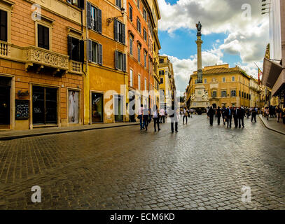 Spalte von der Unbefleckten Empfängnis in Süd-Ost-Erweiterung der Piazza di Spagna in Rom Italien Stockfoto