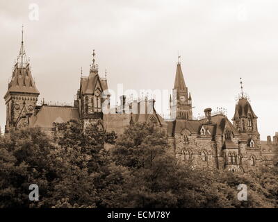 Hautnah am Parlament in Ottawa, Kanada, Vintage-Stil Stockfoto