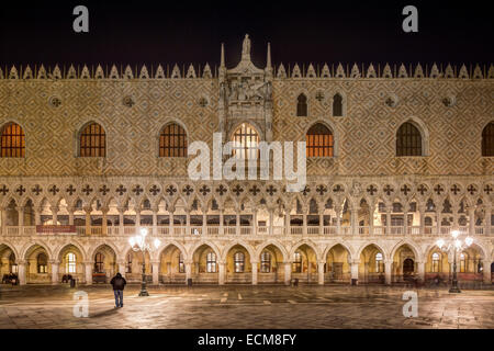 Der Doge Palast oder Palazzo Ducale bei Nacht, Venedig, Italien Stockfoto