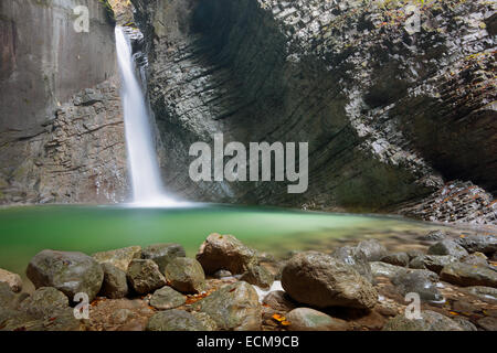 Kozjak Wasserfall im Tal des Flusses Soca, Goriska, Slowenien Stockfoto