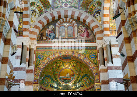 Altar, Notre-Dame De La Garde mit Mosaiken, Marseille, Bouches du Rhône, Région Provence Alpes Côte d ' Azur, Frankreich Stockfoto