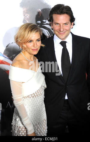 Sienna Miller und Bradley Cooper, die Teilnahme an der "American Sniper" New York Premiere in Frederick P. Rose Hall, Jazz at Lincoln Center am 15. Dezember 2014 in New York City/Picture alliance Stockfoto