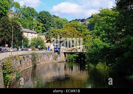 Aussicht auf den Fluss Derwent, Matlock Bath, Derbyshire, England, UK, Westeuropa. Stockfoto