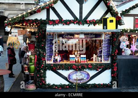 Nottingham Weihnachtsmarkt 2014. Cadbury Schokolade Heißgetränke Markt stall Stockfoto