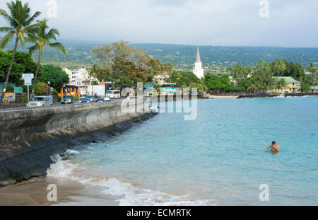 Hawaii Big Island Kailua-Kona Innenstadt von Wasser und die alte Kirche Mokuaikaua Kirche und Dorf von Kona Stockfoto