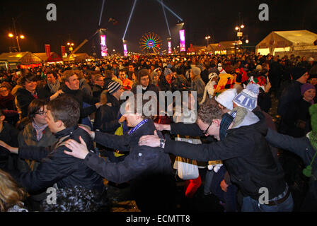 Silvester am Pariser Platz nahe Brandenburger Tor in Berlin, Deutschland Stockfoto