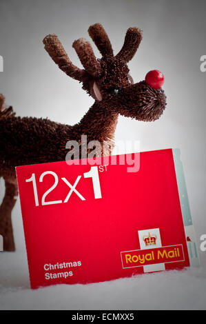 12 x erste /1st Klasse UK Lieferung Heft. Weihnachtsmarken für Karten und Briefe rechtzeitig für Weihnachten gebucht werden... Stockfoto