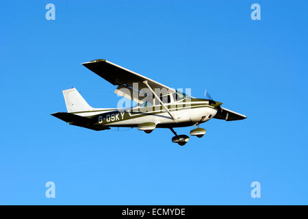 Cessna 172M Skyhawk. G-OSKY Stockfoto