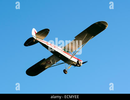 Piper PA18 Super Cub. G-BZHT Stockfoto