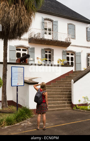 Mau389Mauritius, Mahebourg, National History Museum, Tourist Info-Tafel zu betrachten Stockfoto