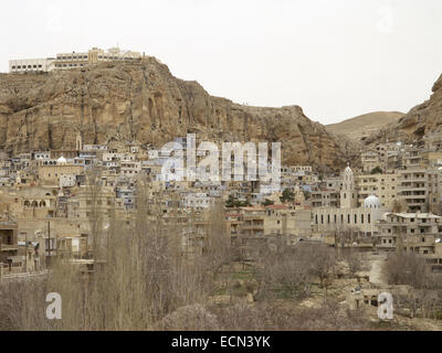 Syrien. MA´Loula. Stadt in den zerklüfteten Bergen gebaut. Dorf, wo noch westlichen Aramäisch gesprochen wird. In der Nähe von Osten. Foto vor dem syrischen Bürgerkrieg. Stockfoto