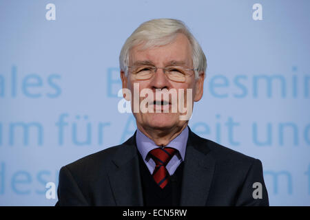 Berlin, Deutschland. 17. Dezember 2014. Presseerklärung der Labor Minister Nahles und Henning Voscherau "um den Mindestlohn-Kommission zu bestellen" an das Bundesministerium für Arbeit und Soziales, am 17. Dezember 2014 in Berlin Deutschland realisiert. / Foto: Henning Voscherau, neuer Chef der europäischen Mindestlohn. Bildnachweis: Reynaldo Chaib Paganelli/Alamy Live-Nachrichten Stockfoto