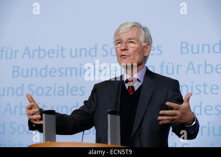Berlin, Deutschland. 17. Dezember 2014. Presseerklärung der Labor Minister Nahles und Henning Voscherau "um den Mindestlohn-Kommission zu bestellen" an das Bundesministerium für Arbeit und Soziales, am 17. Dezember 2014 in Berlin Deutschland realisiert. / Foto: Henning Voscherau, neuer Chef der europäischen Mindestlohn. Bildnachweis: Reynaldo Chaib Paganelli/Alamy Live-Nachrichten Stockfoto