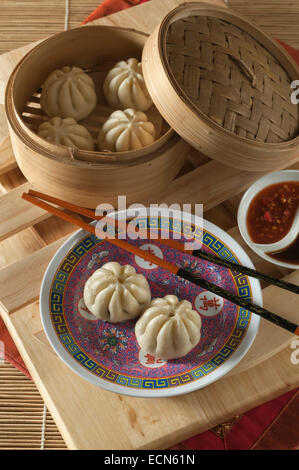 Char Siu Brötchen. Dim-Sum. Chinesische Knödel. Stockfoto