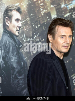 Berlin, Deutschland. 16. Dezember 2014. Liam Neeson kommt bei der Premiere des Films "96 Stunden - Tak3n" in Berlin, Deutschland, 16. Dezember 2014. Offizielle Version ist 8. Januar 2015. Foto: Jörg Carstensen/Dpa/Alamy Live News Stockfoto