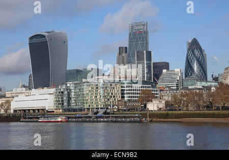 Skyline von London Dezember 2014 zeigt das "Walkie Talkie", die "Käsereibe" und der "Gherkin" Stockfoto