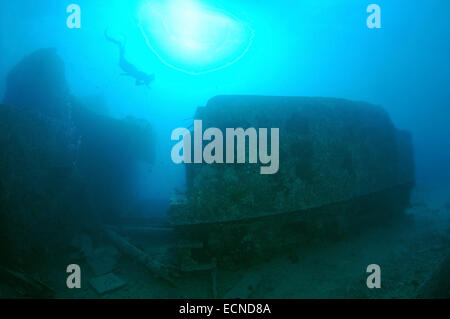 Freediver auf dem Wagen Schiffbruch SS Thistlegorm (British bewaffnet Schiff der Handelsmarine), Rotes Meer, Ägypten Stockfoto