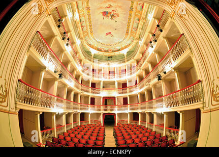 Portugal, Algarve: Auditorium des historischen Theaters Teatro Lethes in Faro Stockfoto