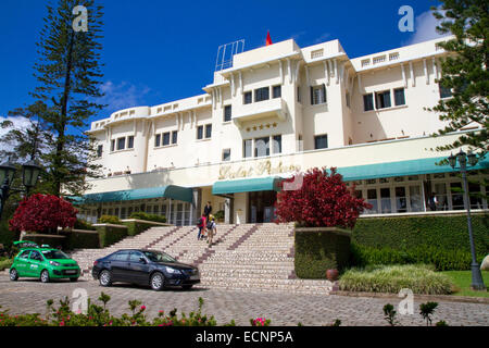 Das Dalat Palace Hotel am Tran Phu Street in Da Lat, Vietnam. Stockfoto