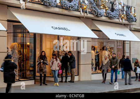 Chanel Boutique Shop im neuen Bond Street, London, England Stockfoto