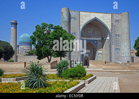 Portal der der Bibi-Khanym Moschee / Bibi Khanum Moschee, historische Freitags-Moschee in Samarkand, Usbekistan Stockfoto