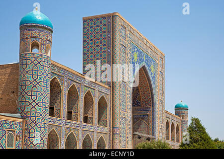 Tilya-Kori Madrasah am Registan in Samarkand, Usbekistan Stockfoto