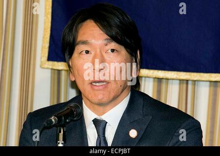 Hideki Matsui, 17. Dezember 2014 - Baseball: Ehemalige der New York Yankees Hideki Matsui spricht bei der Pressekonferenz The Foreign Correspondents Club of Japan am 17. Dezember 2014 in Tokio, Japan. Baseball Superstars und Hideki Matsui besuchen "TOMODACHI Charity Baseball-Spiel" fördern Kinder in Tohoku und starke Beziehung zwischen amerikanischen und japanischen Kindern durch Baseball zu verbessern. Die Veranstaltung wird im Tokyo Dome am 21. März 2015 stattfinden. (Foto von Rodrigo Reyes Marin/AFLO) Stockfoto