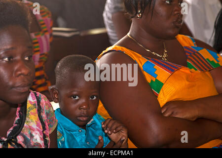 Gemeinde in der St. James Church, Osu, Accra, Ghana, Afrika Stockfoto