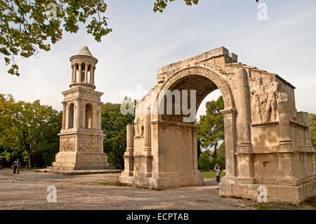 Roman Mausoleum und Gedenk Arch in St Remy de Provence römischen Stockfoto