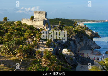 Die Burg, El Castillo, Maya-Ruinen von Tulum, 1200-1524, Tulum, Quintana Roo Zustand, Riviera Maya, Halbinsel Yucatan, Mexiko Stockfoto