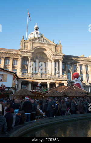 2014 Birmingham Frankfurter Weihnachtsmarkt vor dem Rathaus Birmingham England Stockfoto