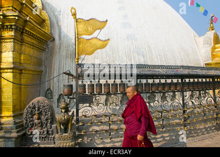 Gebetsmühlen am Affentempel oder Swayambhunath Kathmandu-Nepal Stockfoto