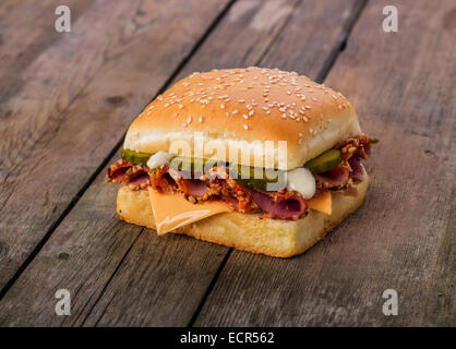 quadratische Sandwich mit Schinken und Käse Stockfoto