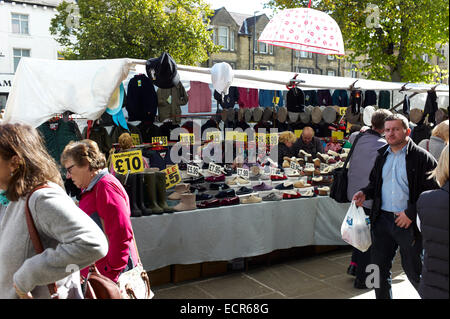 Pantoffel Stall in Skipton Markt Stockfoto