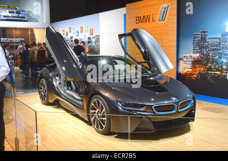 Moscow International Automobile Salon BMW i8 dunkel blau Luxus Stockfoto