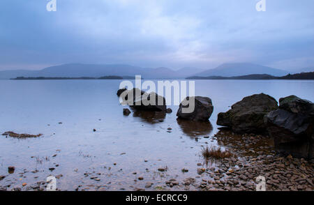 Abenddämmerung am Milarrochy, Loch Lomond Schottland, Vereinigtes Königreich Stockfoto