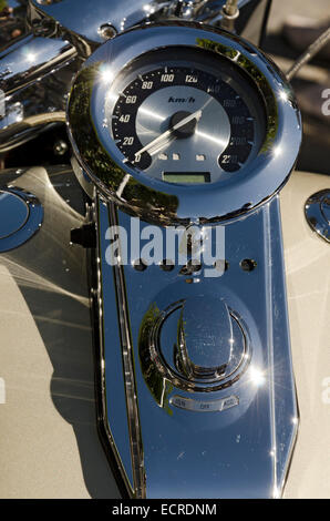 VALLADOLID, Spanien – 2. September 2012: Tachometer Motorrad bei einem Treffen von Oldtimern in Valladolid, Spanien am 2. September, Stockfoto