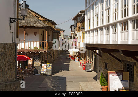 MOLINASECA, (LEON), Spanien – 7. September 2012: Restaurants, Cafés und Gasthäuser für die Pilger auf ihrem Weg nach Santiago de Comp dienen Stockfoto