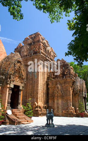 Nagar Cham Towers Pagode Nha Trang  Vietnam Stockfoto  Bild