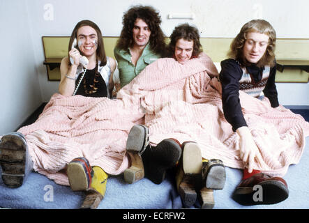 SLADE UK-pop-Gruppe über 1973. Von links: Dave Hill, Don Powell, Jim Lea, Noddy-Halter Stockfoto