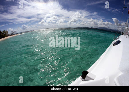 Segeln auf einer abgelegenen Insel vor der Küste von Puerto Rico. Stockfoto