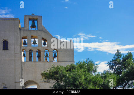 Glockenturm im Kloster auf Profitou Iliou, Santorini, Griechenland, höchsten Punkt der Insel, Gipfel Stockfoto