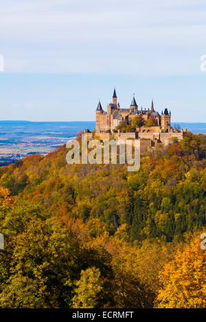 BURG HOHENZOLLERN, IN DER NÄHE VON HECHINGEN, SCHWÄBISCHE ALB, BADEN-WÜRTTEMBERG, DEUTSCHLAND Stockfoto